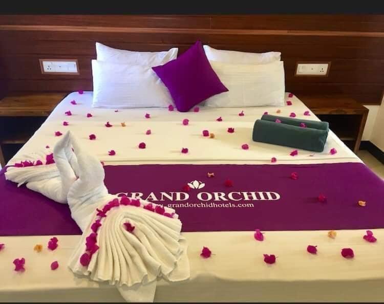 Grand Orchid Residence แคนดี้ ภายนอก รูปภาพ